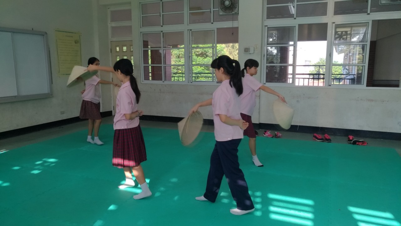 1071001越南舞練習_181003_0020.jpg