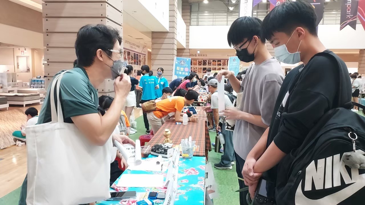 LINE_ALBUM_20221015雙語教育博覽會_230119_5.jpg
